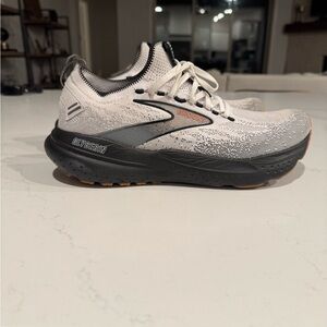 Brooks Men's White and Gray Athletic Shoes